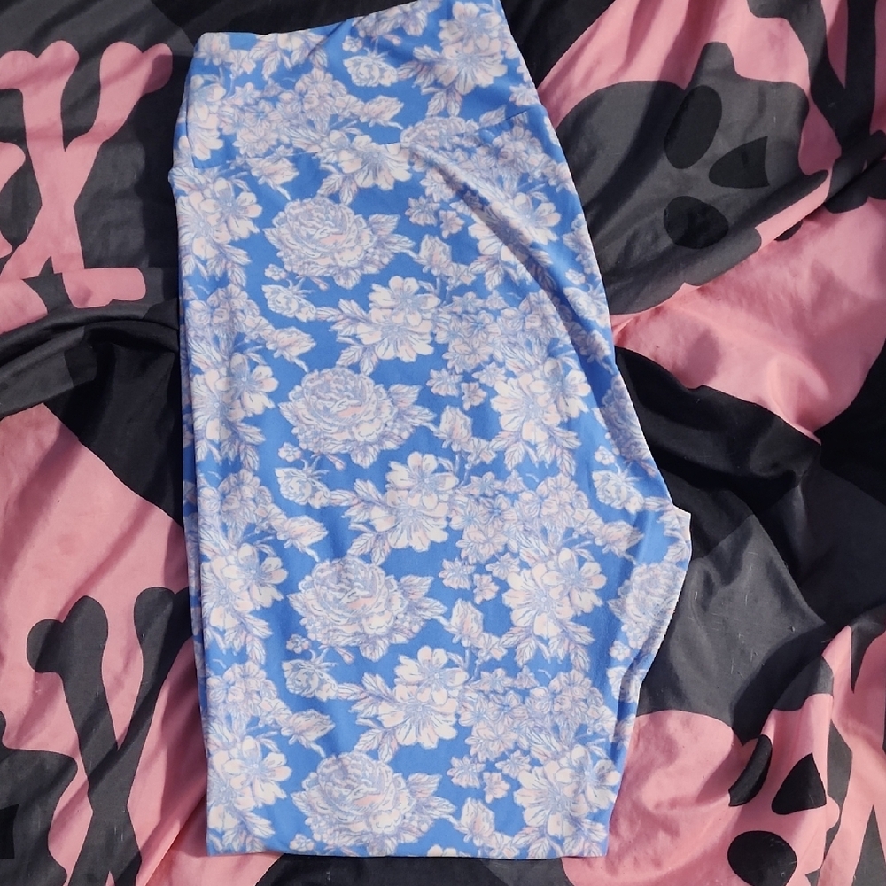 Floral Blue and White Leggings